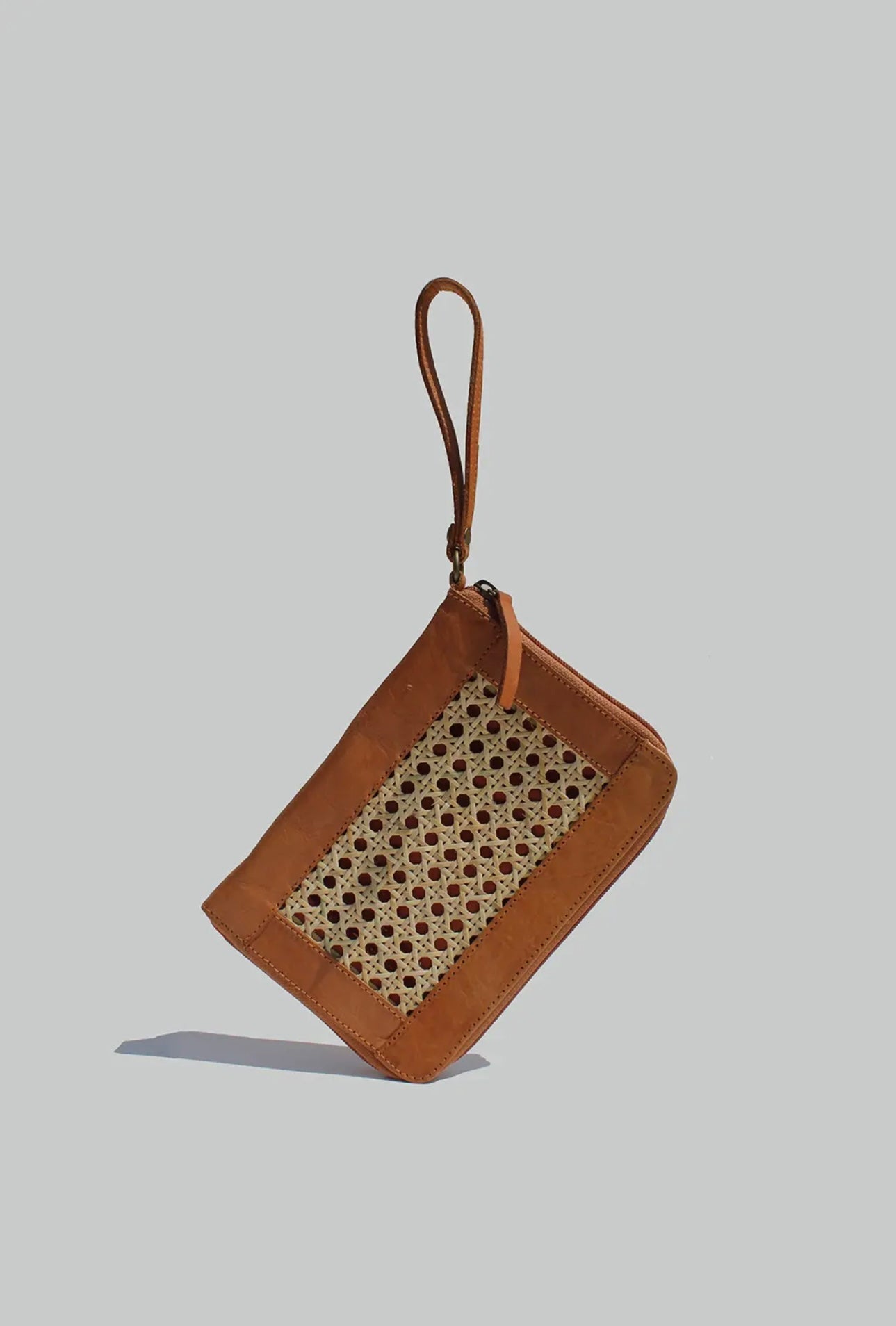 Anisa cane clutch