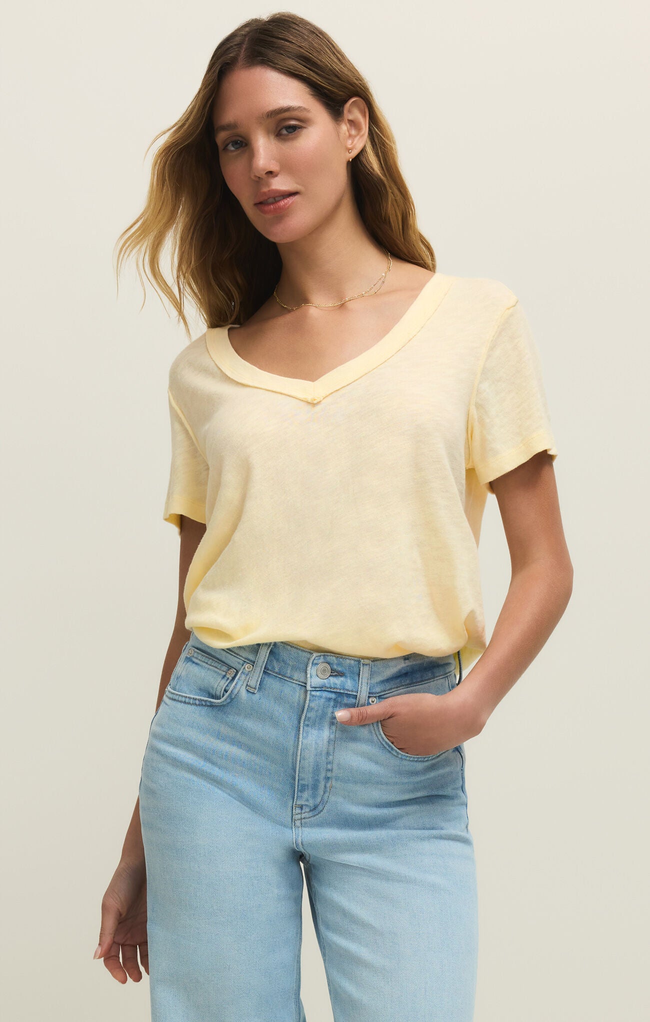 Elara T-shirt - Pineapple